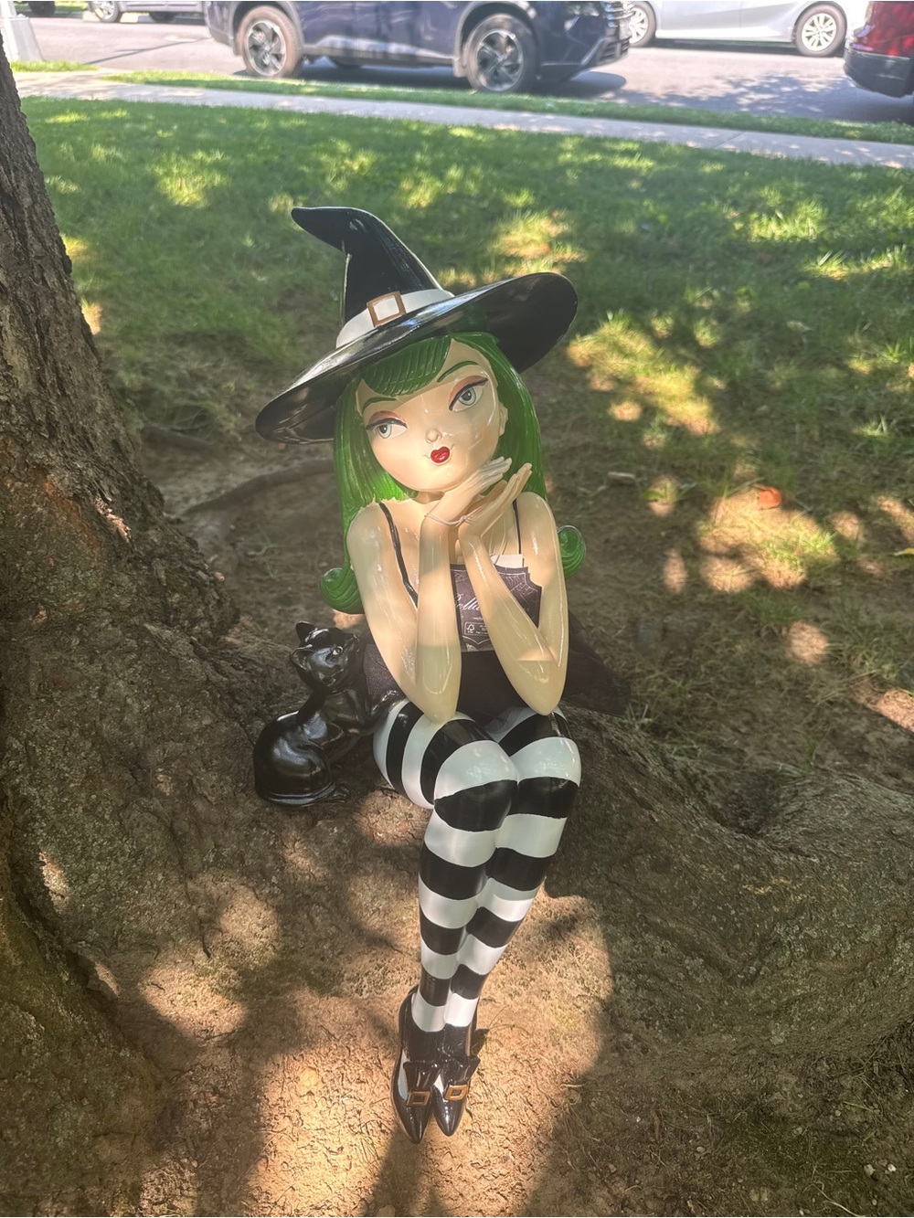 NWT Viral Halloween Bella Lux Green Haired Witch Shelf with Cat Figurine